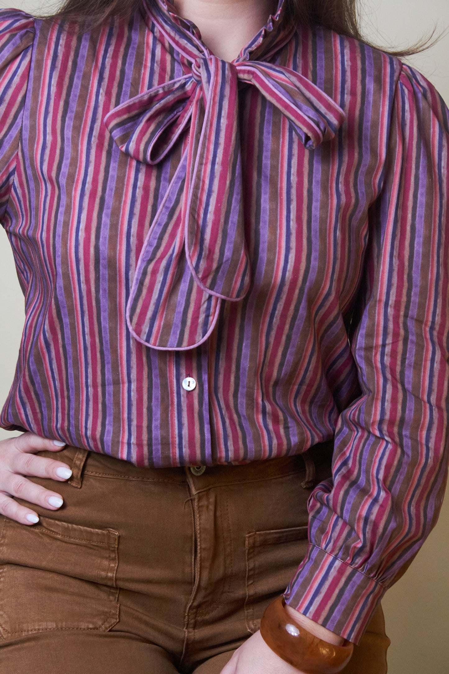 Camisa Laçada às Riscas