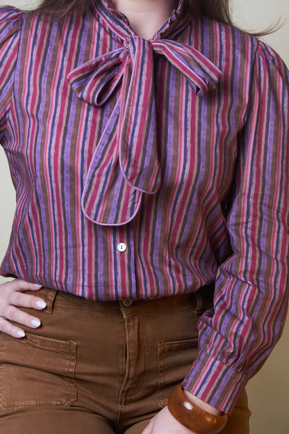 Camisa Laçada às Riscas
